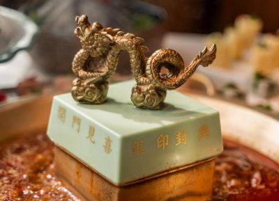 重慶南岸區(qū)開火鍋加盟店，怎樣打造新鮮感？