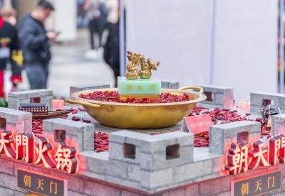 綦江開火鍋加盟店，如何服務(wù)才體貼周到？