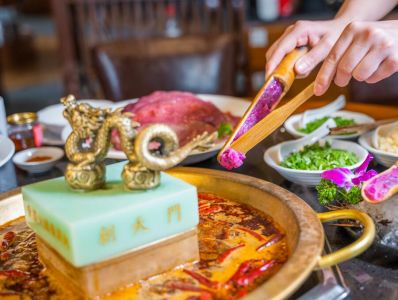 墊江開火鍋加盟店，如何做好戶外宣傳？