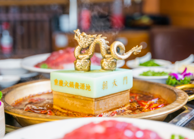 重慶江景火鍋哪家強(qiáng)？吃非遺火鍋看一線江景就來朝天門！