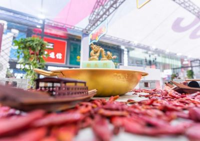 火鍋店沒(méi)錢(qián)做廣告？不妨試試免費(fèi)“廣告位”！