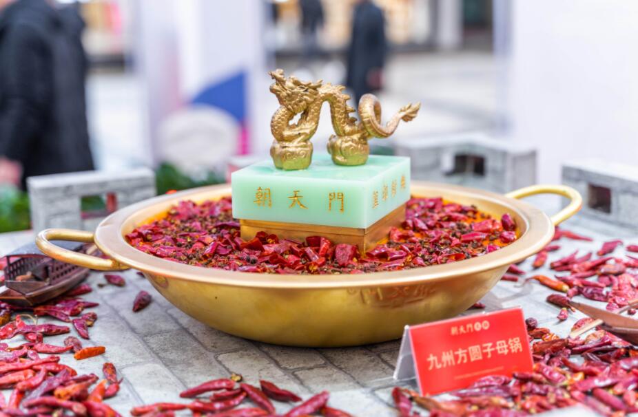 保山開(kāi)火鍋加盟店怎么樣？要注意什么？