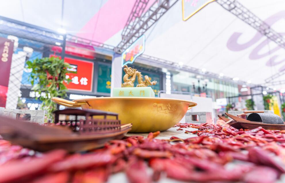 洪崖洞好吃的火鍋推薦，重慶本地人都愛吃這家！