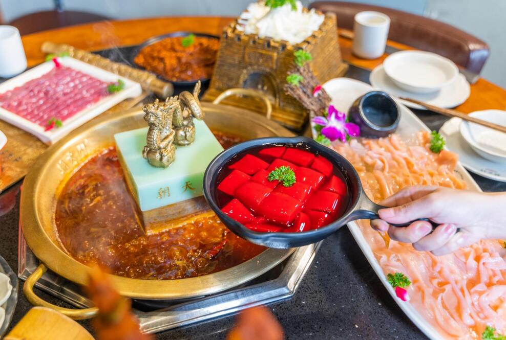 晉州開(kāi)火鍋加盟店，如何與新潮的年輕人接軌？