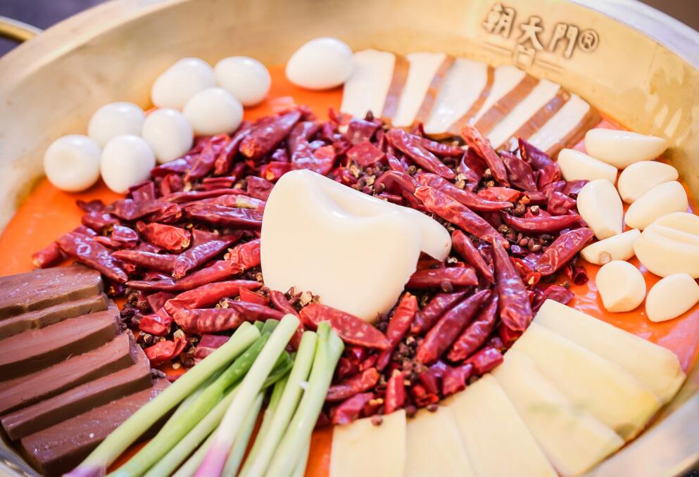 打造人氣網(wǎng)紅火鍋，就得勇于嘗試新事物！