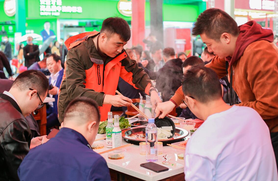 上新啦！朝天門氣泡青梅酒，絕佳的“火鍋伴侶”