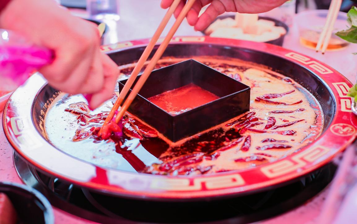 潞城開(kāi)火鍋加盟店，需要跟人合伙嗎？