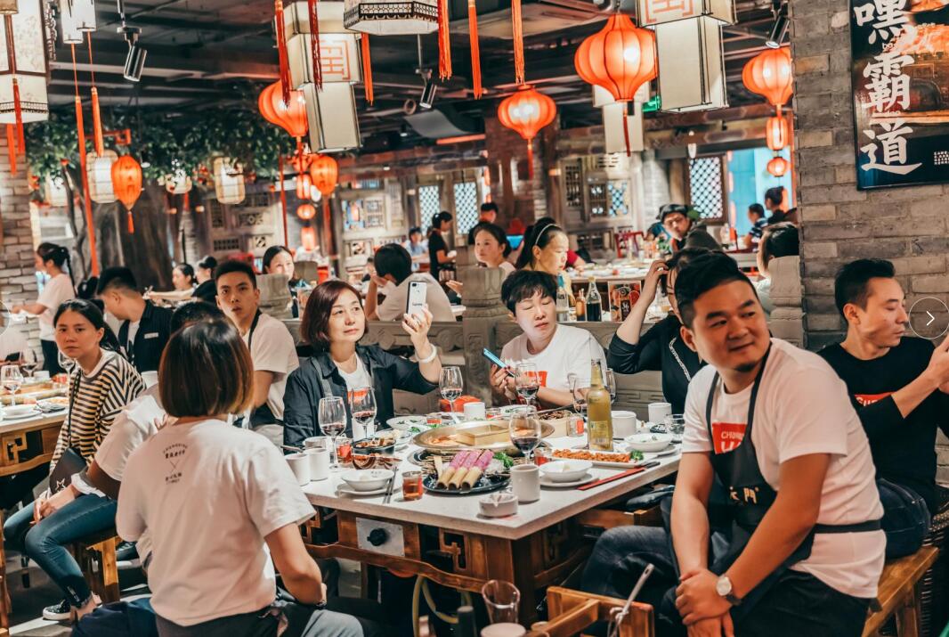 七臺(tái)河開火鍋加盟店，怎樣經(jīng)營(yíng)不賠本？