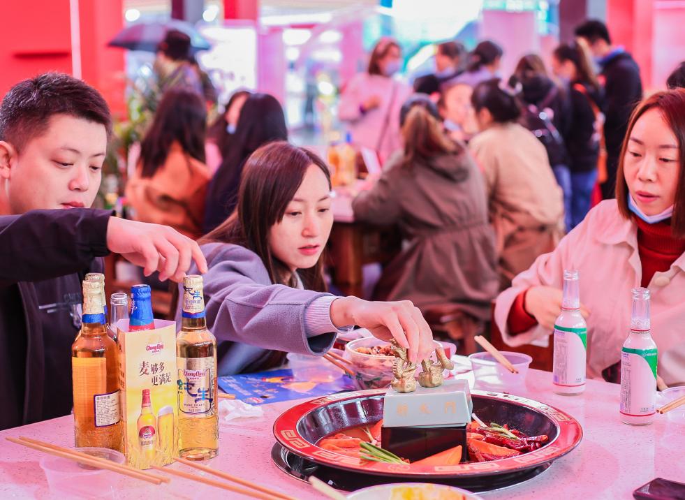 梧州開火鍋加盟店，3招翻臺(tái)率提高50％！