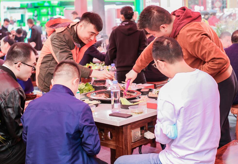 阿爾山開火鍋加盟店，如何戳中顧客的心？