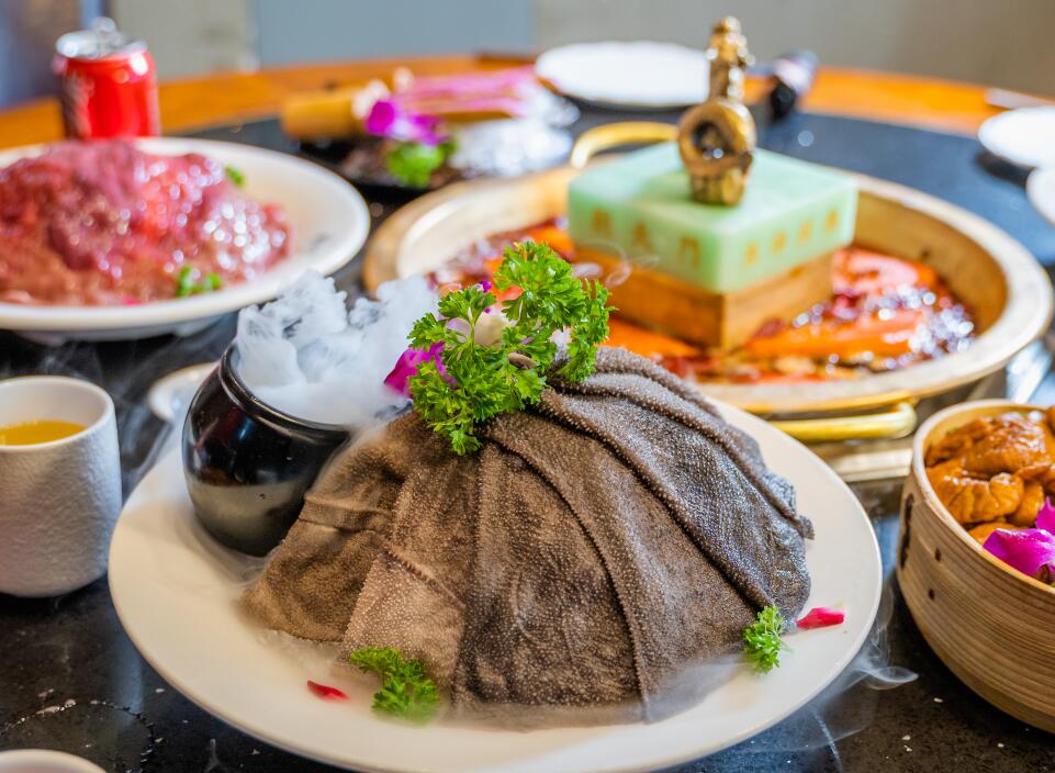 根河開火鍋加盟店，需要設(shè)置自助小吃臺嗎？