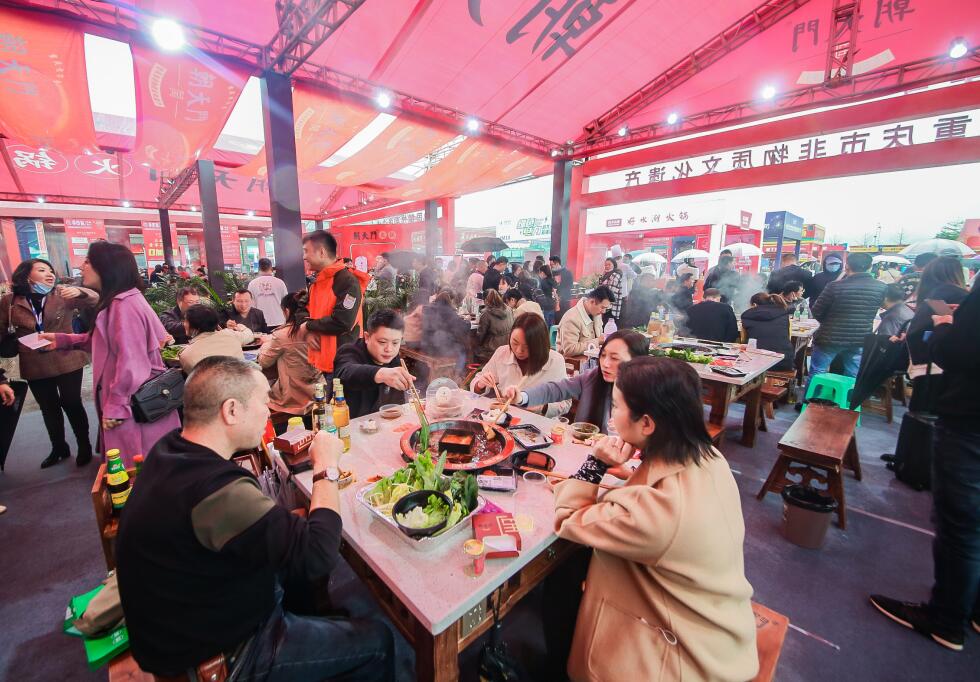 來(lái)重慶除了打卡網(wǎng)紅景點(diǎn)，還可以品嘗人間煙火！