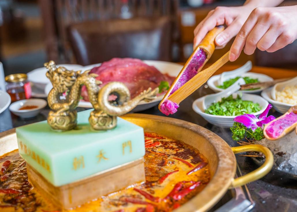 特色火鍋技術(shù)加盟好還是品牌加盟好？