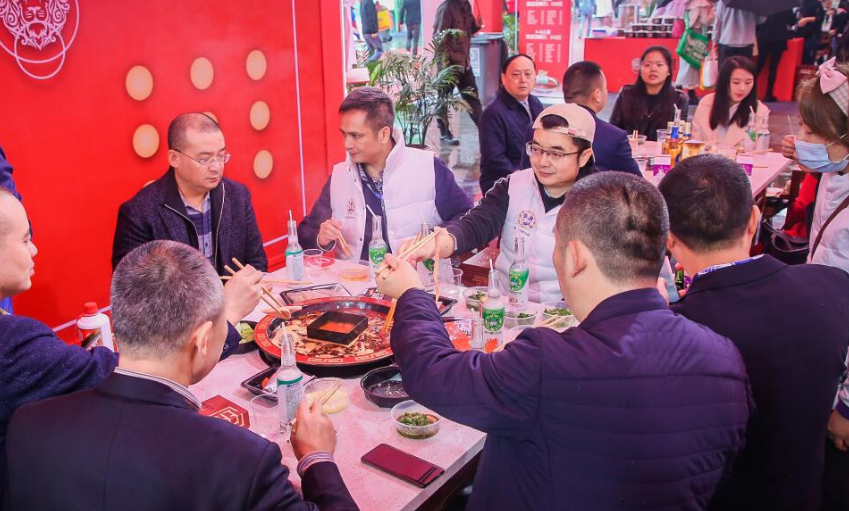 種草平臺(tái)接連翻車，網(wǎng)紅餐飲是否可信？