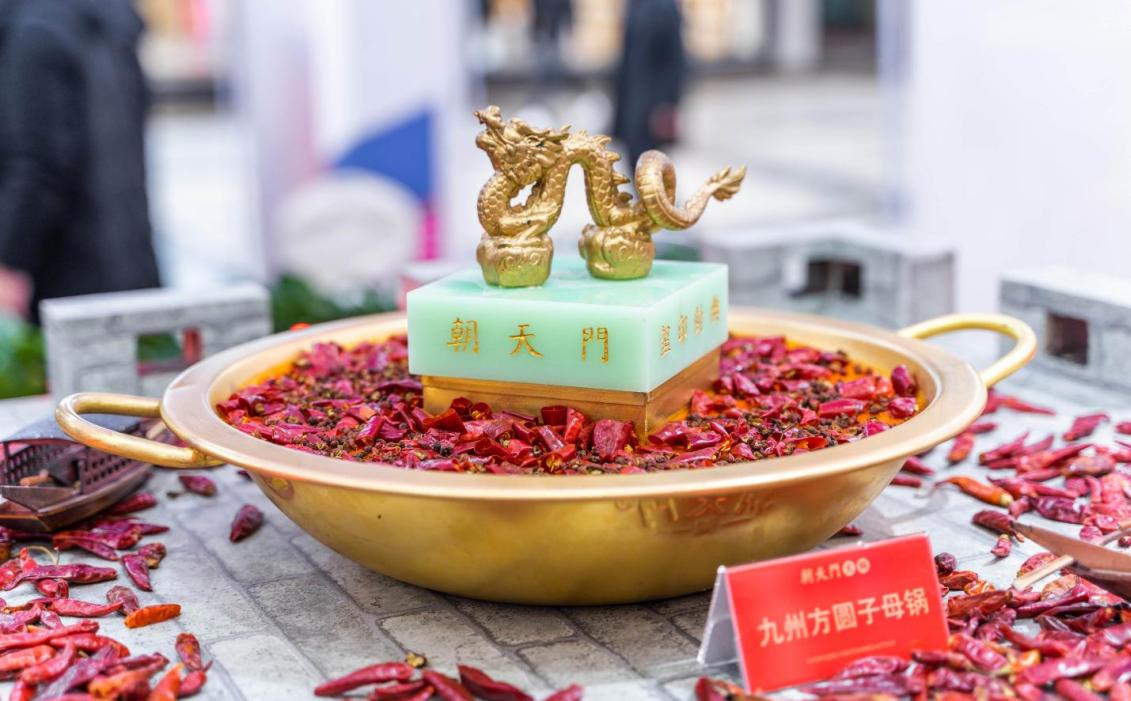 零經(jīng)驗(yàn)開火鍋店，到底該加盟還是自營(yíng)？