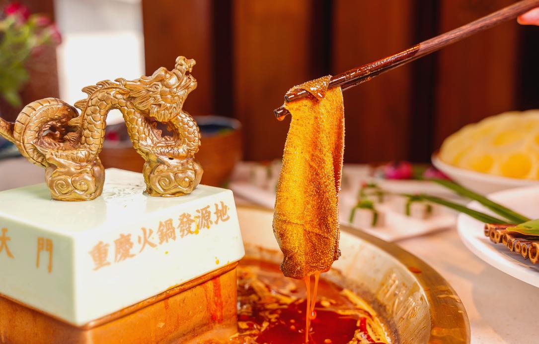 對面的火鍋店生意火爆，你該怎么辦？