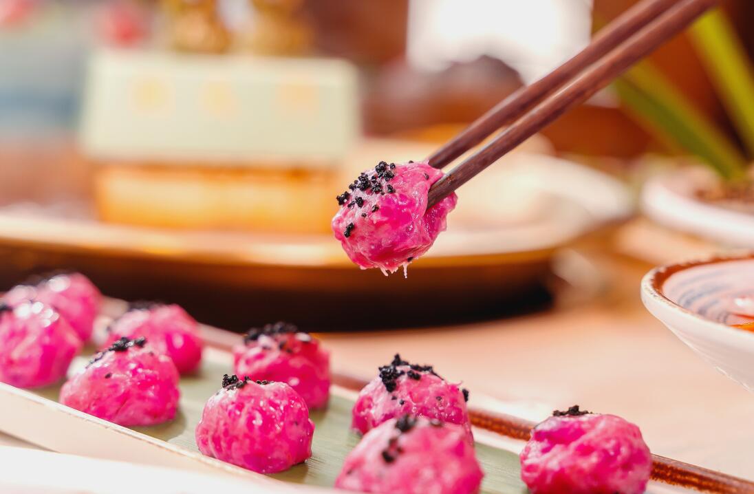 火鍋店人氣菜品，爆款牛肉丸制作揭秘，引流拉新利器！